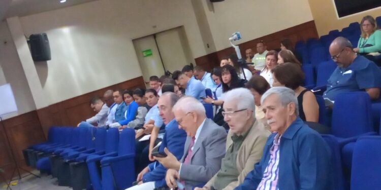 Cumbre Ecológica Industrial: Cota del Lago de Valencia en «Alerta Extrema»