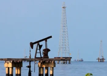 Llega a Venezuela una instalación petrolera flotante