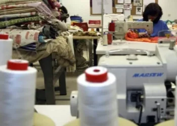 Cámara del vestido: uniformes escolares importados dominan el mercado