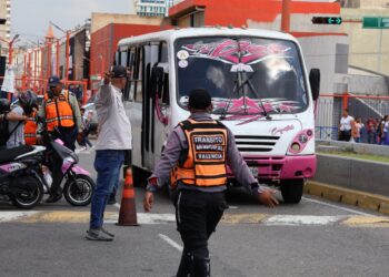 Verifican el cobro del pasaje urbano aprobado en Valencia