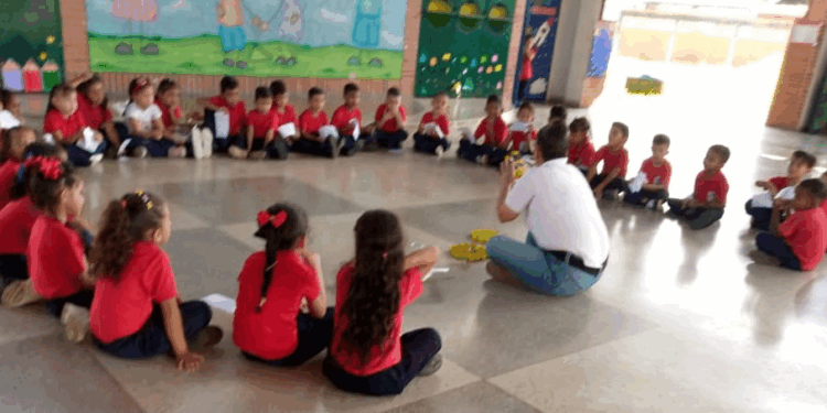 IMA inició sesiones educativas en colegios de Valencia