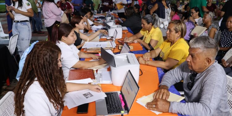 Más de 4.650 valencianos atendidos por Hacienda y Catastro