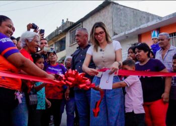 Alcaldesa Elizabeth Niño entregó totalmente rehabilitada la calle Las Marías