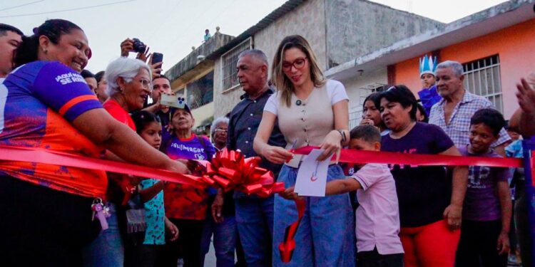 Alcaldesa Elizabeth Niño entregó totalmente rehabilitada la calle Las Marías