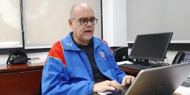 Aguinaldos de profesores universitarios retrocedieron 90 % su valor desde 2022