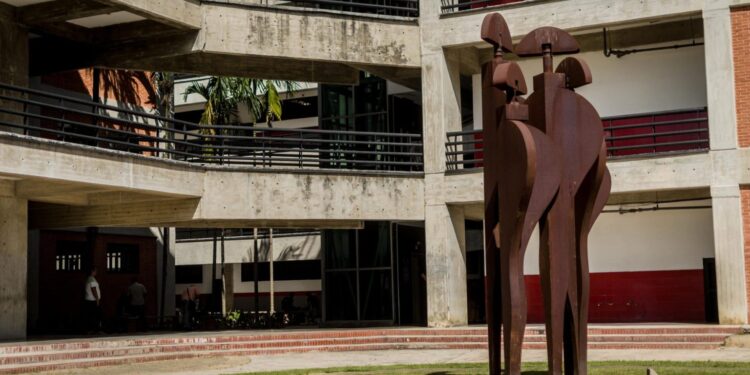 Abiertas inscripciones en Ciencias Jurídicas y Políticas UC