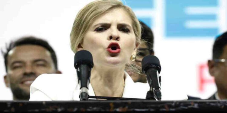 Laura Fernández: segunda mujer en alcanzar la presidencia de Costa Rica