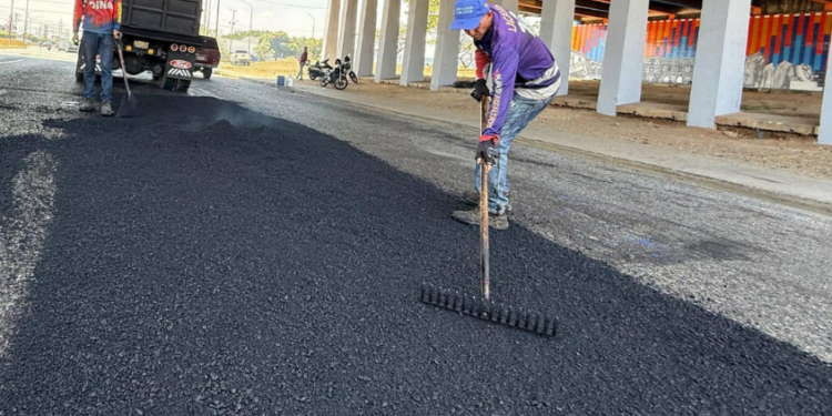 Rehabilitan 200 metros viales en Distribuidor Firestone