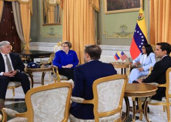 Delcy Rodríguez se reunió con Comité de Exteriores del Senado de EE UU