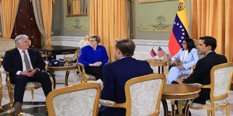 Delcy Rodríguez se reunió con Comité de Exteriores del Senado de EE UU