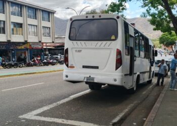 Usuarios del transporte reportan aumento del pasaje ilegal