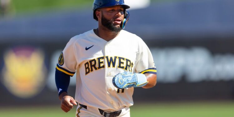 Jackson Chourio inhabilitado por fractura en la mano izquierda