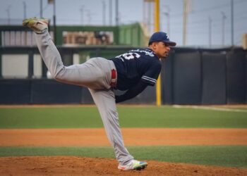 Pletórico Víctor Vargas comandó triunfo naviero ante Delfines