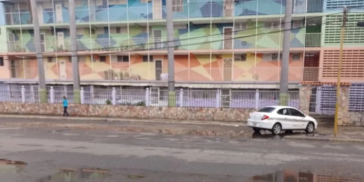 Vecinos del bloque 47 en La Isabelica solicitan abastecimiento continuo de agua