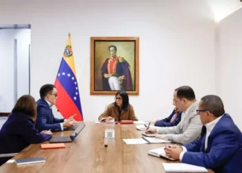 Ejecutivo evalúa acuerdos para impulsar la producción de hidrocarburos