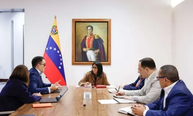 Ejecutivo evalúa acuerdos para impulsar la producción de hidrocarburos