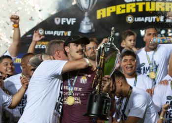 Lucas Bruera se despide de la afición de Carabobo