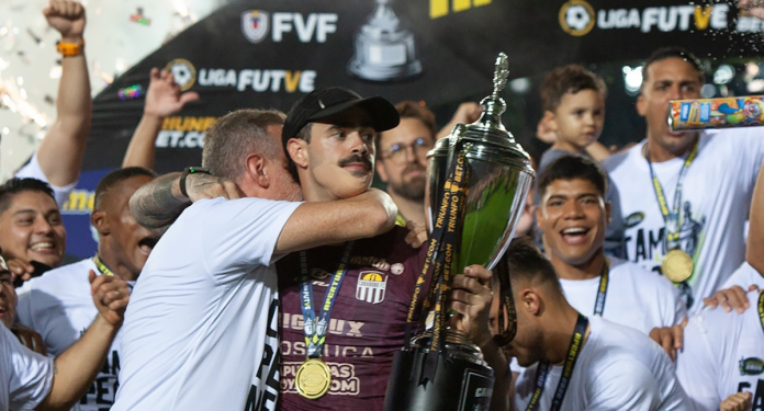 Lucas Bruera se despide de la afición de Carabobo