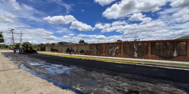 Vialsandi aplicó 424 toneladas de asfalto en sectores de San Diego