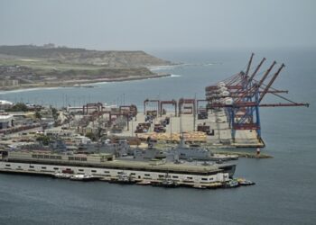 Establecen protocolo de emergencia para mitigar impacto económico en La Guaira