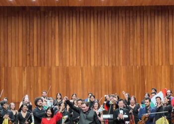 Maestro José Carmelo Calabrese dirigió clausura de Festivando en Bogotá