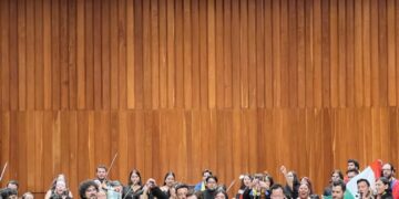 Maestro José Carmelo Calabrese dirigió clausura de Festivando en Bogotá