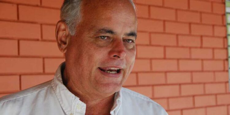 Opinión Julio Castillo: Enfermedad senil del comunismo