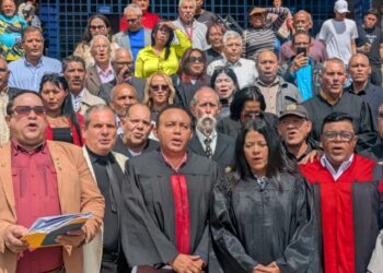 Frente de Abogados exige destitución de magistrados y fiscales nombrados sin concursos