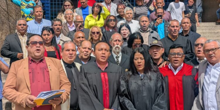 Frente de Abogados exige destitución de magistrados y fiscales nombrados sin concursos