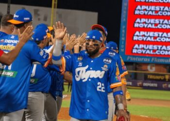 Aragua vino de atrás y le propinó la cuarta derrota al hilo al Magallanes